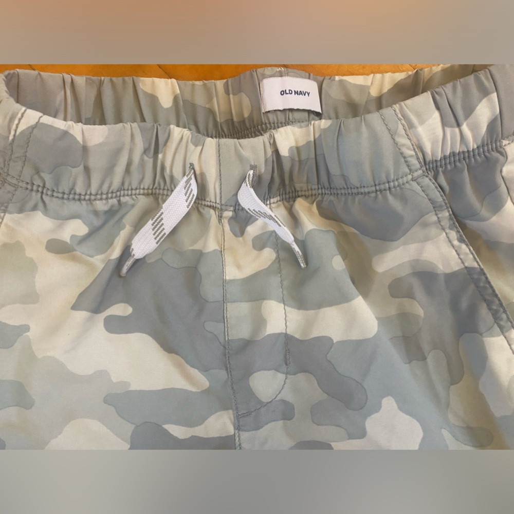 Old navy gray/ white camo shorts